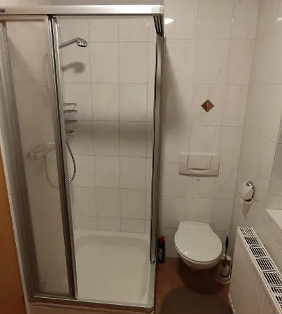 Apartmán Einzimmerwohnung Mit Parkplatz Ohne Kueche *